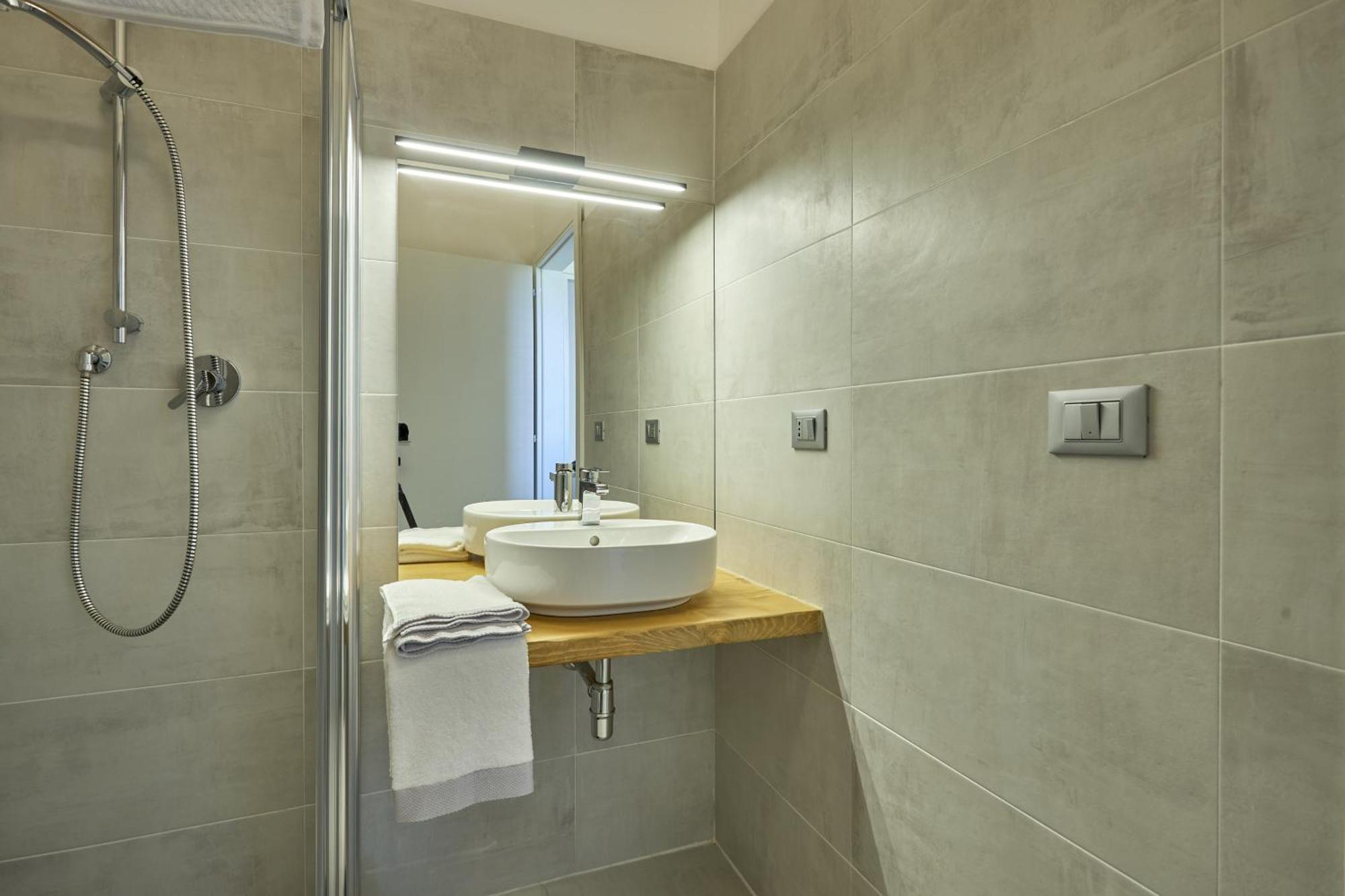 Via Ai Portici Suite Caselle Torinese Exterior photo