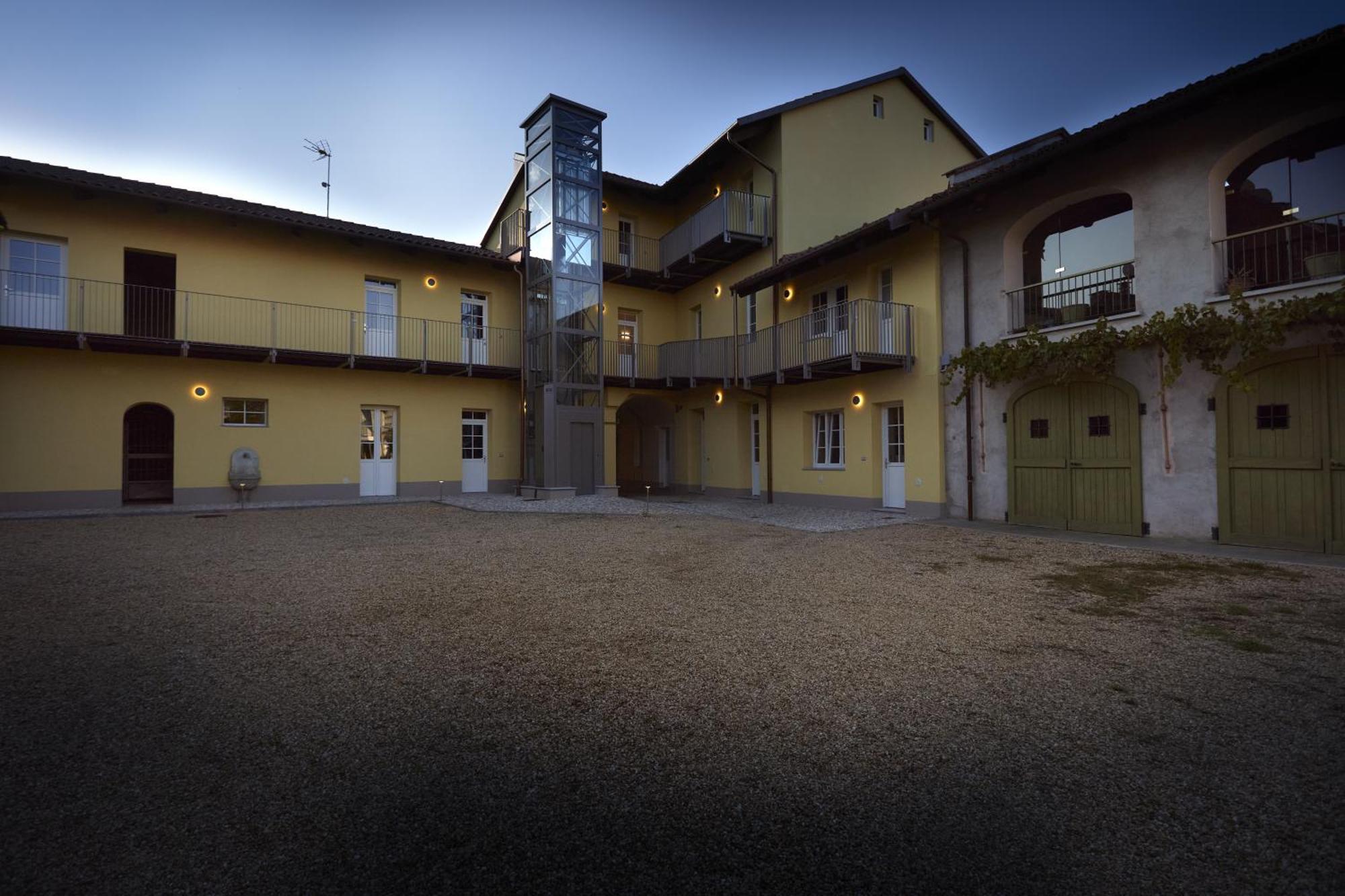 Via Ai Portici Suite Caselle Torinese Exterior photo
